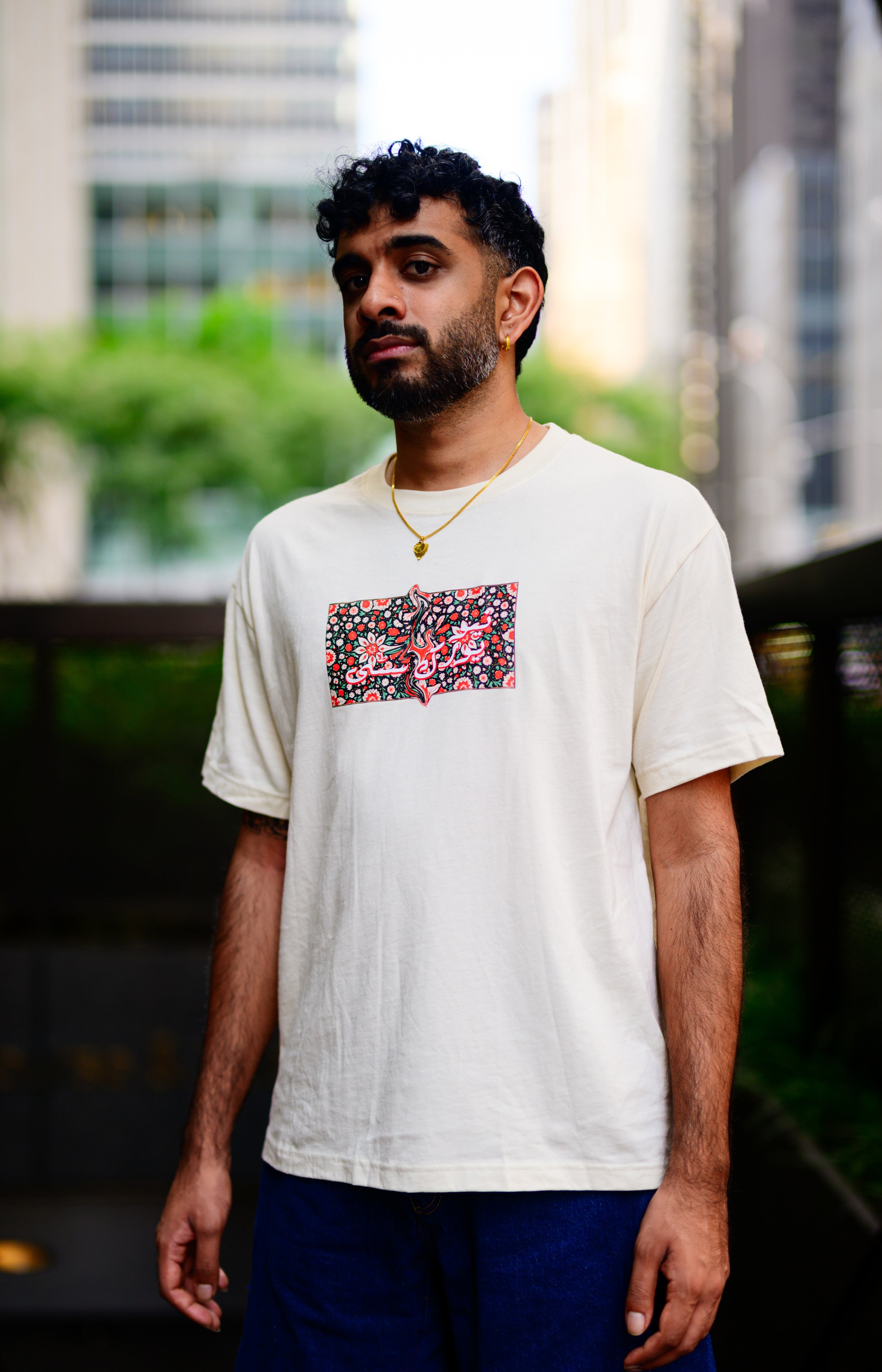 New York City Urdu Graphic T-Shirt
