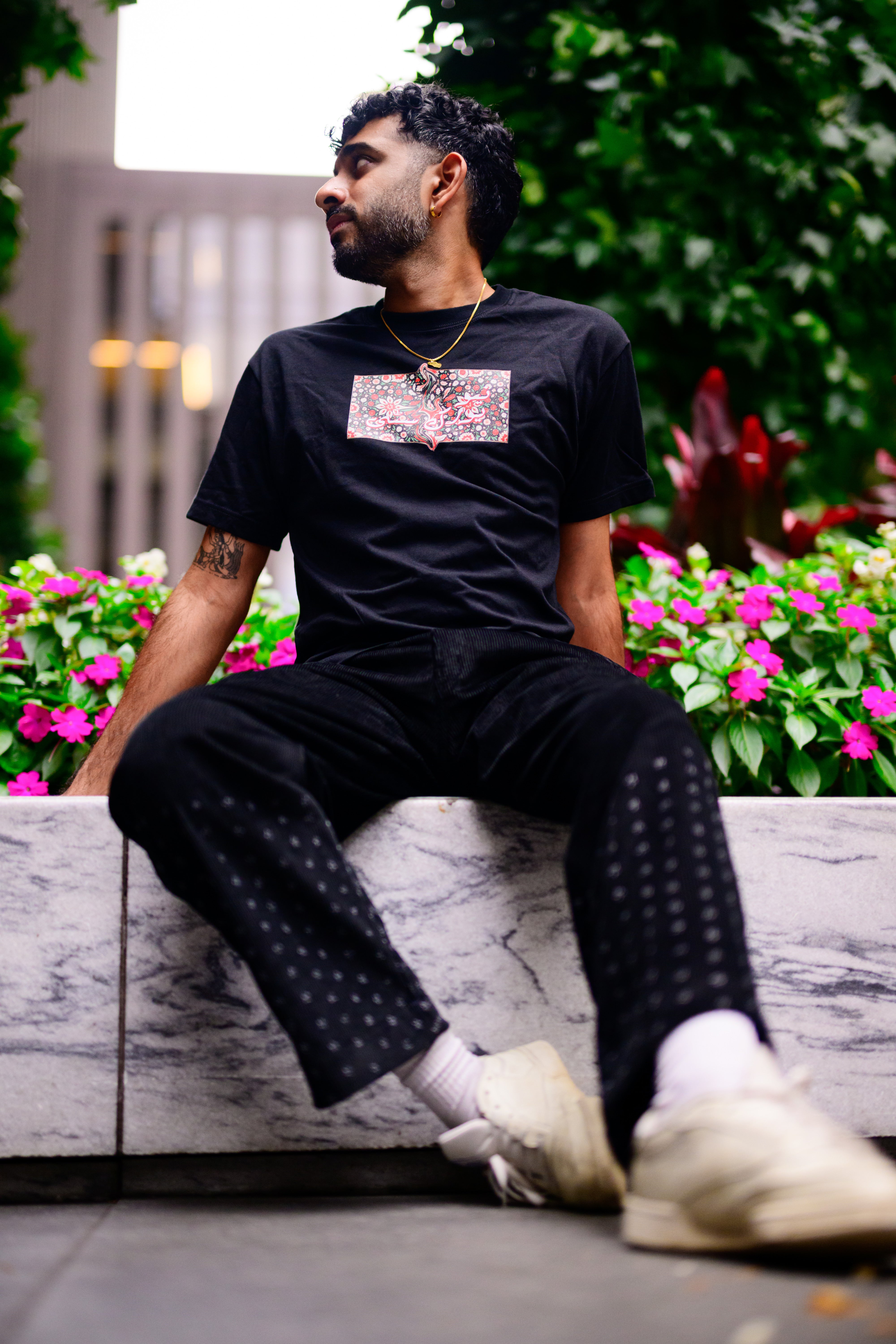 New York City Urdu Graphic T-Shirt